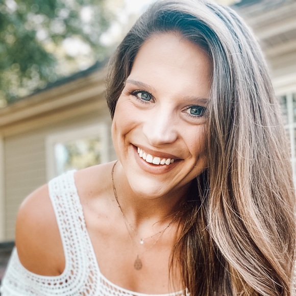 Meet your Posher, Erika shae - Picture 2 of 9